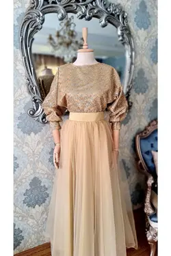 ست لباس مجلسی پوشیده بلوز تور دار پولک دوز پولکی برند makbuleofficial کد 1642932671