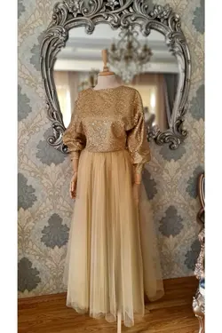 ست لباس مجلسی پوشیده بلوز تور دار پولک دوز پولکی برند makbuleofficial کد 1642932671