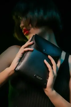 پیراهن کرست زنجیردار طرح زنجیر‎دار ویژه اکسسوری چرم کمربند، با کیفش برند Angels Passion کد 1669116014