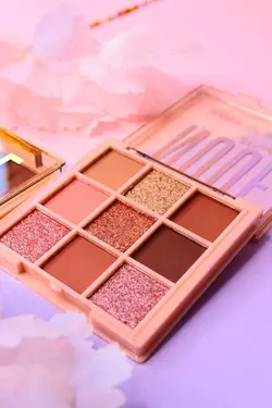 پالت سایه چشم حاوی صدف دار مات متوسط برند MUJGAN کد 1670049304