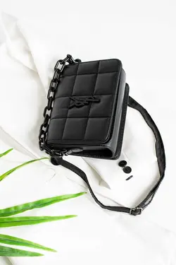 زنجیردار دوشی طرح‎دار پنبه دوزی شده مربع کیف بند‎دار سال ها مشکی زنانه برند NakshiStore کد 1670131955