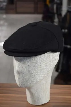 کلاه زمستانی دکمه‎دار پارچه مشکی کلاسیک برند Göksu Şapka کد 1673245867