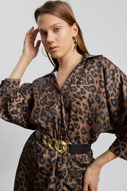 پیراهن ساتن طرح پلنگی کمربند‎دار درب‎دار آستین خفاشی یقه هفت زنانه برند Kdm Kadın Modası کد 1673777542