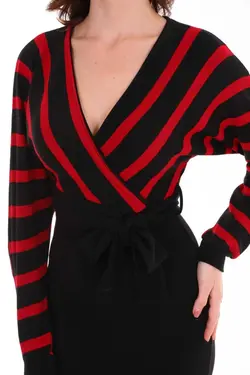 پیراهن طرح‎دار یقه هفت خطدار رنگ قرمز مشکی کمربند پارچه ای زنانه برند asur boutique کد 1677073658