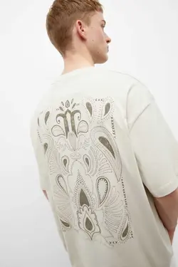 تیشرت آستین کوتاه کار شده برند Pull &amp; Bear کد 1683125192