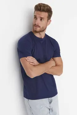 تیشرت برش آستین کوتاه یقه گرد ساده سرمه ای معمولی/عادی مردانه برند TRENDYOL MAN کد 1683900199