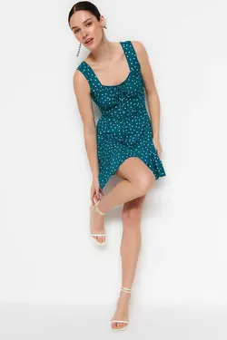 پیراهن بافتنی کوچک یقه والان‎دار مربع چاپی خال خالی نفتی a-line برند TRENDYOLMİLLA کد 1685422651