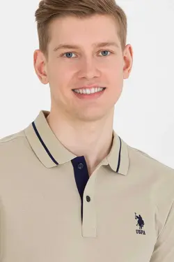 تیشرت ساده یقه سه دکمه یشمی مردانه برند U.S. Polo Assn. کد 1686478641