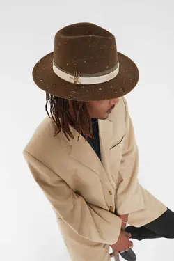 کلاه لکه طراحی برند blackbird studio کد 1686651379