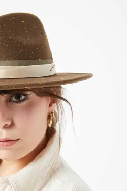 کلاه لکه طراحی برند blackbird studio کد 1686651379