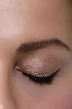 سایه چشم براق 222طلایی مایع برند Pastel کد 1688315538