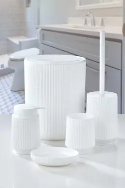 ست سرویس بهداشتی راه‎راه سفید .گرد. برند vipgross کد 1688316598