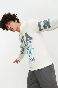 سوییشرت کلاهدار متناسب مردانه چاپی آستین بلند شیری برند TRENDYOL MAN کد 1645805449