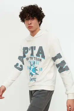 سوییشرت کلاهدار متناسب مردانه چاپی آستین بلند شیری برند TRENDYOL MAN کد 1645805449