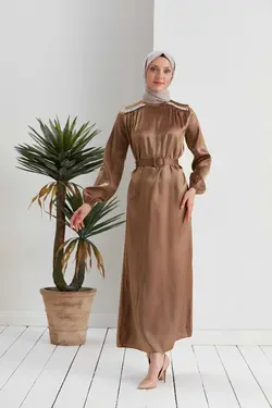 پیراهن کمربند زنانه بلند ساتن کمربند‎دار برند BMK BOUTİQUE کد 1692283155