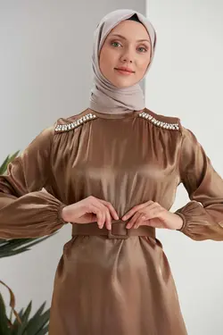 پیراهن کمربند زنانه بلند ساتن کمربند‎دار برند BMK BOUTİQUE کد 1692283155