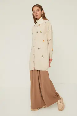 بافتنی قلاب دوزی شده دکمه دار یقه گرد بژ برند TRENDYOL MODEST کد 1647390187