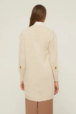 بافتنی قلاب دوزی شده دکمه دار یقه گرد بژ برند TRENDYOL MODEST کد 1647390187