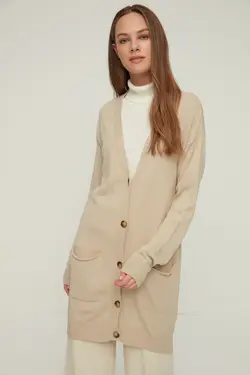 بافتنی طرح‎دار جیبدار یقه هفت بژ دکمه دار برند TRENDYOL MODEST کد 1647526387