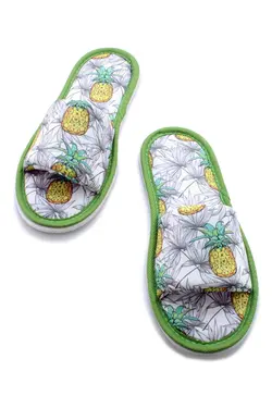 دمپایی لژدار نرم جلو طرح‎دار روشن آناناس سفید برند Chochili کد 1647629168