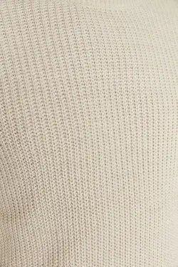 پلیور بافتنی قالب گشاد ساده یقه گرد بژ مردانه برند TRENDYOL MAN کد 1696342570