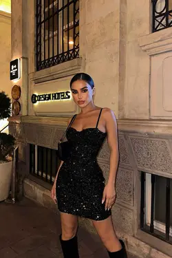 پیراهن کوتاه طرح‎دار پولک دوز مشکی بند‎دار برند Bak Moda کد 1700148896