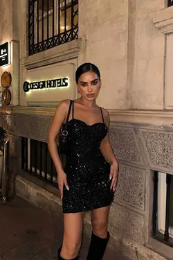 پیراهن کوتاه طرح‎دار پولک دوز مشکی بند‎دار برند Bak Moda کد 1700148896