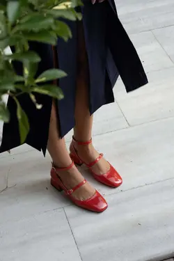 کفش پاشنه بلند ورنی کمربند‎دار پوشیده پشت کوتاه قرمز برند sovrana کد 1700912946