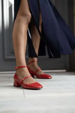 کفش پاشنه بلند ورنی کمربند‎دار پوشیده پشت کوتاه قرمز برند sovrana کد 1700912946