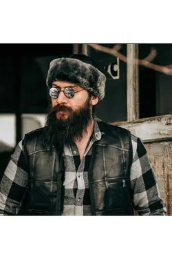 کلاه فصل جدید آستر خزدار جنگلبان چرم اصل مشکی برند Leatherhat کد 1701289344