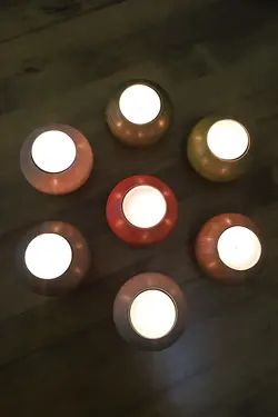 شمعدان ست جا شمعی معطر تزئینی درخت گردو چوب طوسی / سه تایی برند deepowls کد 1648402027