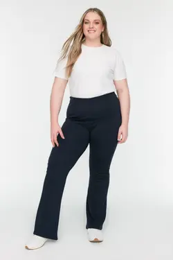شلوار بافتنی پاچه اسپانیایی آجدار سرمه ای برند Trendyol Curve کد 1648452322