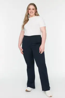 شلوار بافتنی پاچه اسپانیایی آجدار سرمه ای برند Trendyol Curve کد 1648452322