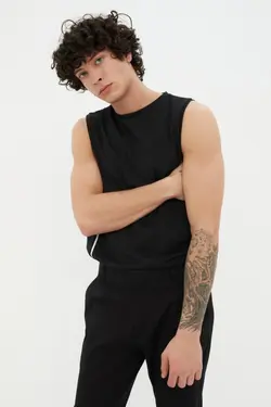 ورزشی متناسب خط‎دار بدون آستین یقه گرد مردانه مشکی برند TRENDYOL MAN کد 1648714871