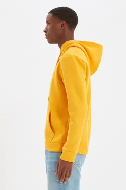 سوییشرت جیب دار کلاهدار متناسب آستین بلند خردلی مردانه برند TRENDYOL MAN کد 1648493235