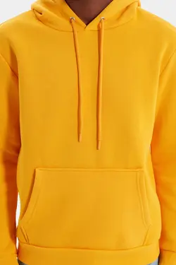 سوییشرت جیب دار کلاهدار متناسب آستین بلند خردلی مردانه برند TRENDYOL MAN کد 1648493235