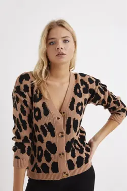 بافتنی 4دکمه‎دار طرح پلنگی قهوه‎ای زنانه برند MODA BEN کد 1648971968