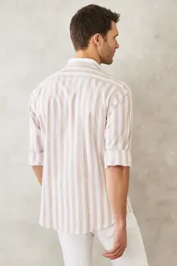 پیراهن برش راحت یقه سفید بژ کلاسیک 100پنبه مردانه برند Altınyıldız Classics کد 1649065988