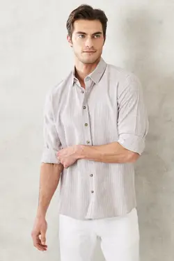 پیراهن دکمه‎دار برش اسلیم فیت یقه روزمره آسیتن کوتاه قالب تنگ قهوه‎ای مردانه برند Altınyıldız Classics کد 1648753940