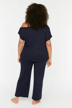 لباس راحتی بافتنی طرح‎دار شانه افتاده سرمه ای برند Trendyol Curve کد 1649286849