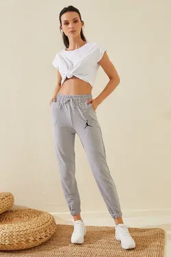 شلوار راحتی کمر کشی نخی جاگر طوسی زنانه برند Sun Victoria کد 1649786587