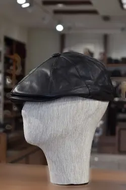 کلاه زمستانی دکمه‎دار کشی کلاسیک مشکی چرم اصل برند Göksu Şapka کد 1706962646