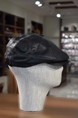 کلاه زمستانی دکمه‎دار کشی کلاسیک مشکی چرم اصل برند Göksu Şapka کد 1706962646