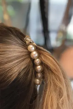 سگک موز مروارید دوزی شده برند İnci Accessories کد 1650849138