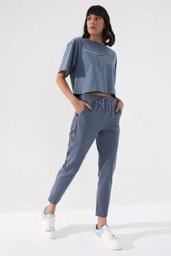 شلوار راحتی پاچه لوله تفنگی اسلیم فیت طرح پلنگی کنار نفتی زنانه برند Tommy Life کد 1651209967