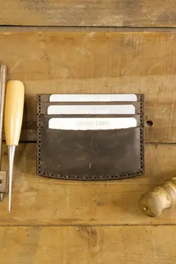 دودی جا کارتی دست ساز دستی چرم اصل مردانه برند New Coast Leather 1900's کد 1651324027