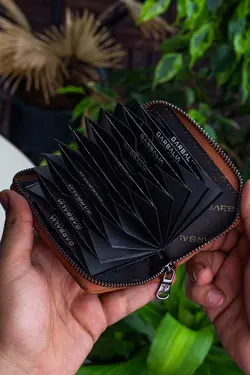 زیپ دار شتری جا کارتی قفل چرم اصل برند Garbalia کد 1651323872