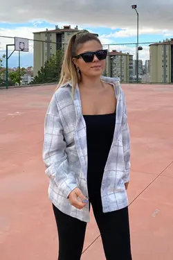 پیراهن جیب دار گشاد کلفت تک طوسی روشن چهارخونه برند PUMP BUTİK کد 1651371910