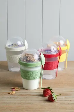 ظرف نگهداری لیوان پراتیک ماست درب‎دار قابل حمل قاشق دار برند ongu home کد 1651603448