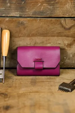 صورتی جا کارتی دست ساز دستی چرم اصل زنانه برند New Coast Leather 1900's کد 1651562168